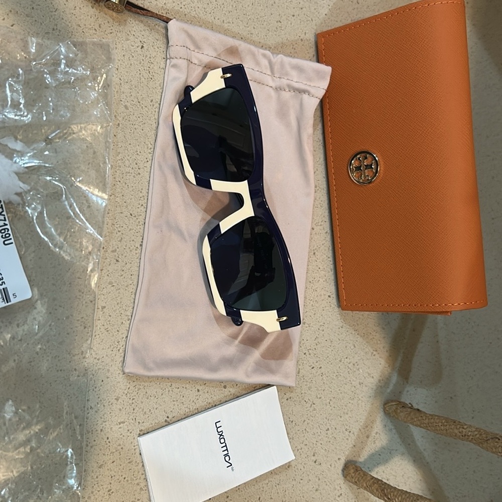 Tory Burch Striped Navy and Cream Sunglasses - Picture 9 of 9
